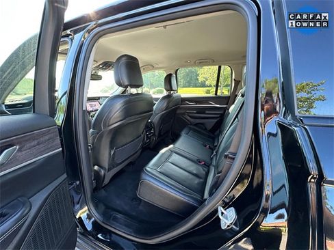 Used 2023 Jeep Grand Cherokee Limited image 18