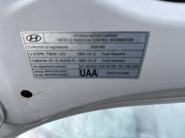 Used 2024 Hyundai Elantra Limited FWD image 39