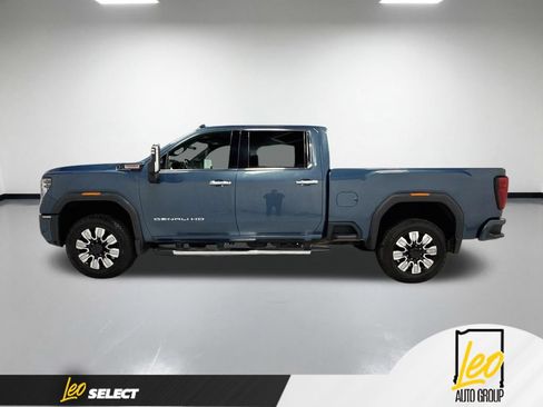 Used 2024 GMC Sierra 3500 Denali w/ Denali Reserve Package AWD/4WD image 10