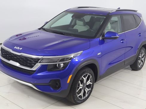 Used 2023 Kia Seltos EX image 23