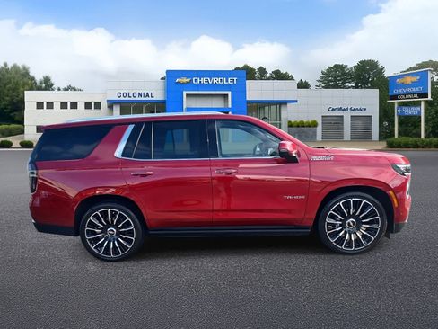Used 2025 Chevrolet Tahoe High Country image 3