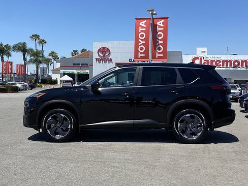 Used 2025 Nissan Rogue SV FWD image 39