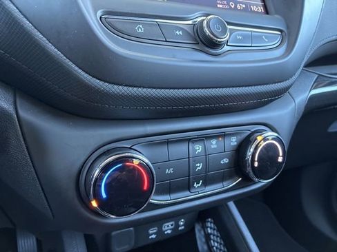 Used 2023 Chevrolet TrailBlazer LS image 31