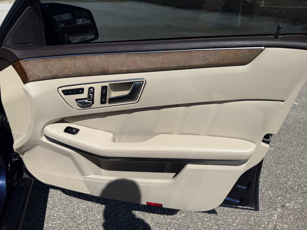 Used 2014 Mercedes-Benz E 350 Sedan image 29