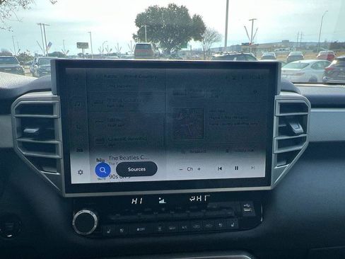 Used 2025 Toyota Tundra Limited image 24