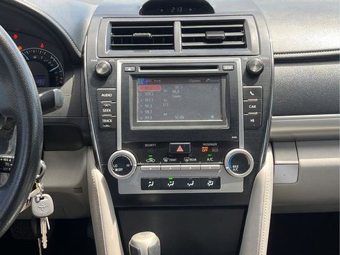 Used 2013 Toyota Camry LE FWD image 20