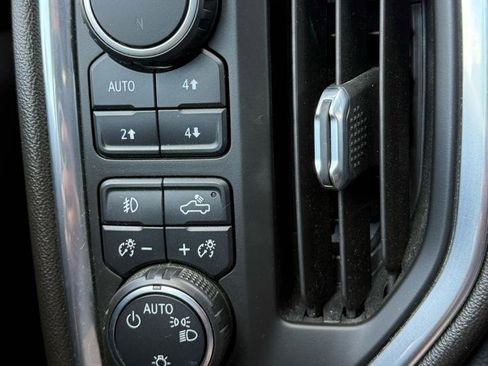 Used 2020 Chevrolet Silverado 1500 RST AWD/4WD image 12