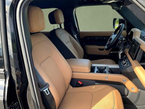 Used 2025 Land Rover Defender 110 V8 image 25