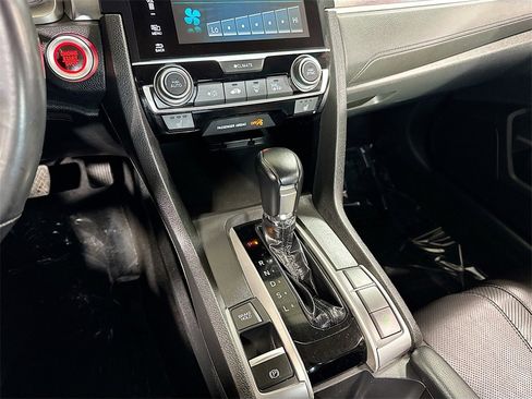 Used 2017 Honda Civic Touring image 18