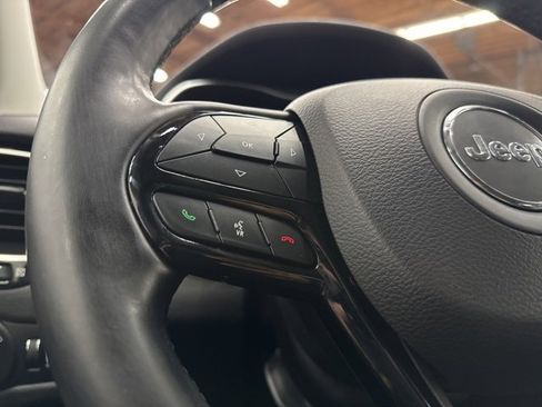 Used 2021 Jeep Cherokee Latitude Plus image 16