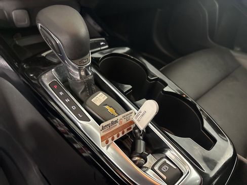 Used 2025 Chevrolet Trax ACTIV w/ Sunroof Package image 18