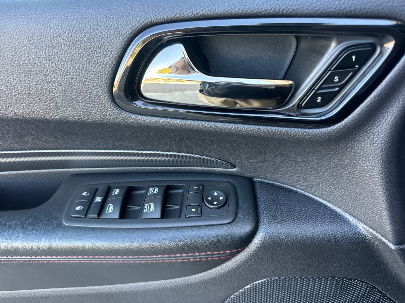 Used 2025 Dodge Durango GT AWD/4WD image 11