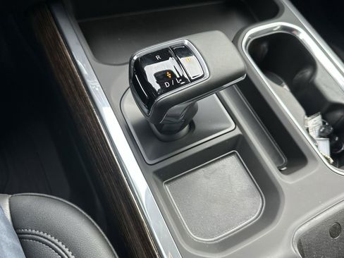 Used 2025 GMC Sierra 1500 Elevation w/ Elevation Premium Package image 16