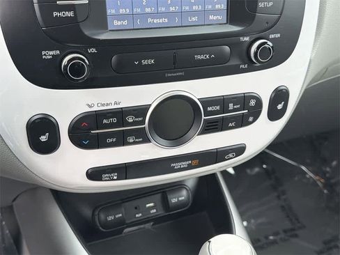 Used 2017 Kia Soul EV-e image 16