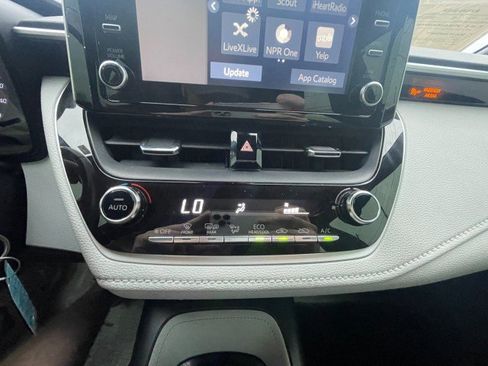 Used 2020 Toyota Corolla SE image 36