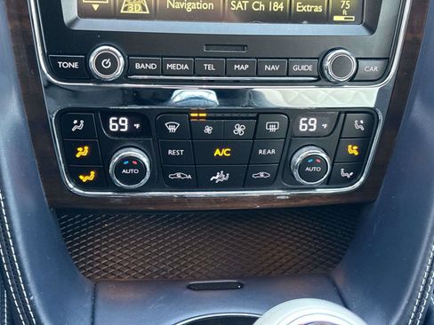 Used 2016 Bentley Continental GT image 22