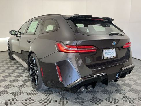 New 2026 BMW M5 Touring image 7