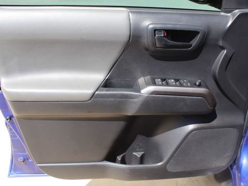 Used 2022 Toyota Tacoma SR5 image 12