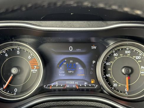 Used 2023 Jeep Cherokee Altitude Lux AWD/4WD image 27