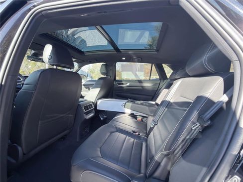New 2026 Volkswagen Atlas Cross Sport SEL AWD/4WD image 16