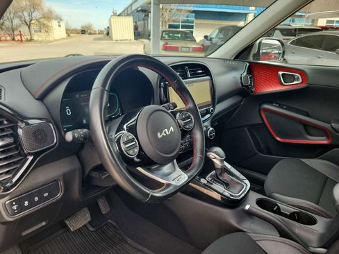 Used 2023 Kia Soul GT-Line image 2