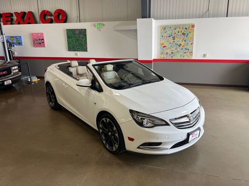 Used 2019 Buick Cascada Premium image 40