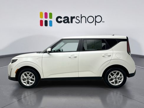 Used 2023 Kia Soul LX w/ LX Technology Package FWD image 2
