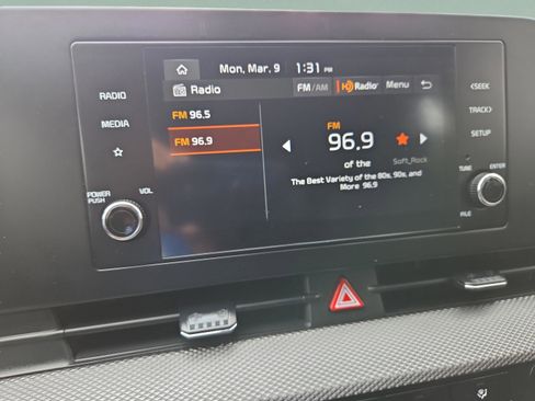 Used 2025 Kia Sportage LX image 18