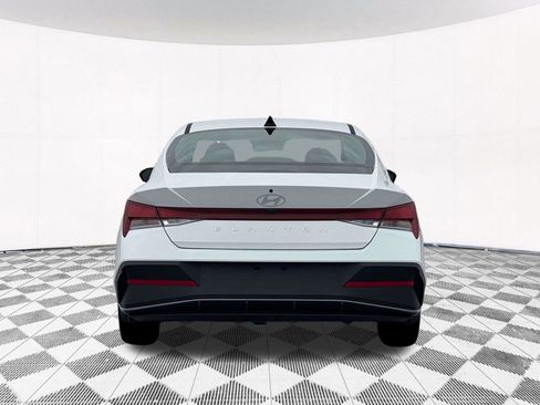 New 2026 Hyundai Elantra SE image 10