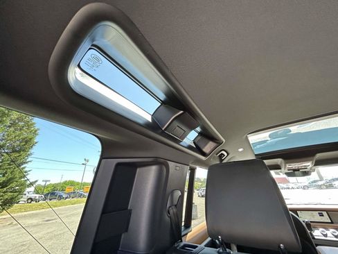 Used 2024 Land Rover Defender 110 X-Dynamic SE image 19