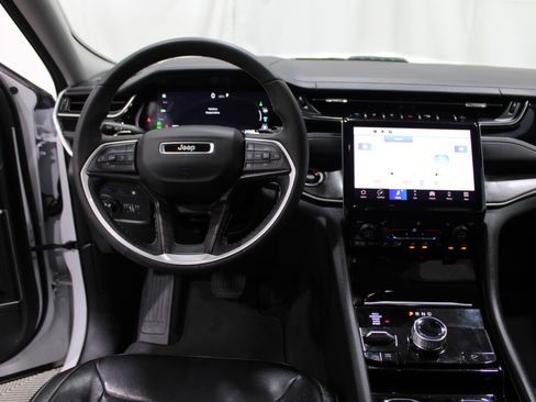 Used 2022 Jeep Grand Cherokee Limited 4xe image 2