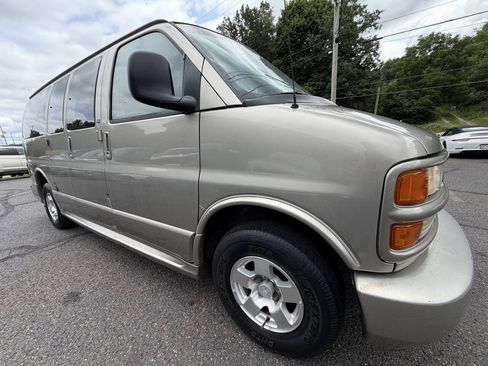 Used 2001 Chevrolet Express 1500 LT RWD image 14