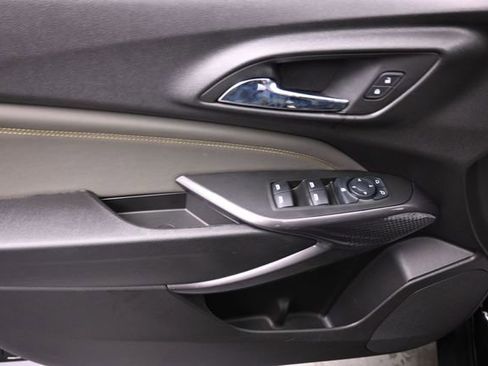 Used 2025 Chevrolet Trax ACTIV w/ Sunroof Package FWD image 13