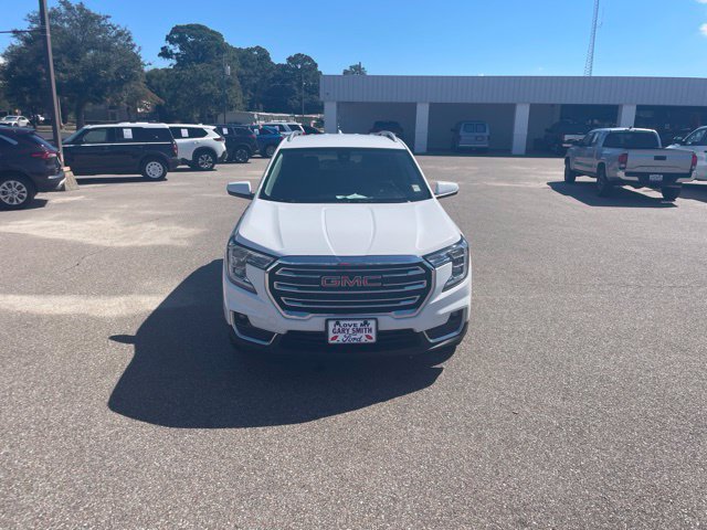Used 2022 GMC Terrain SLT w/ LPO, Floor Liner Package AWD/4WD image 3