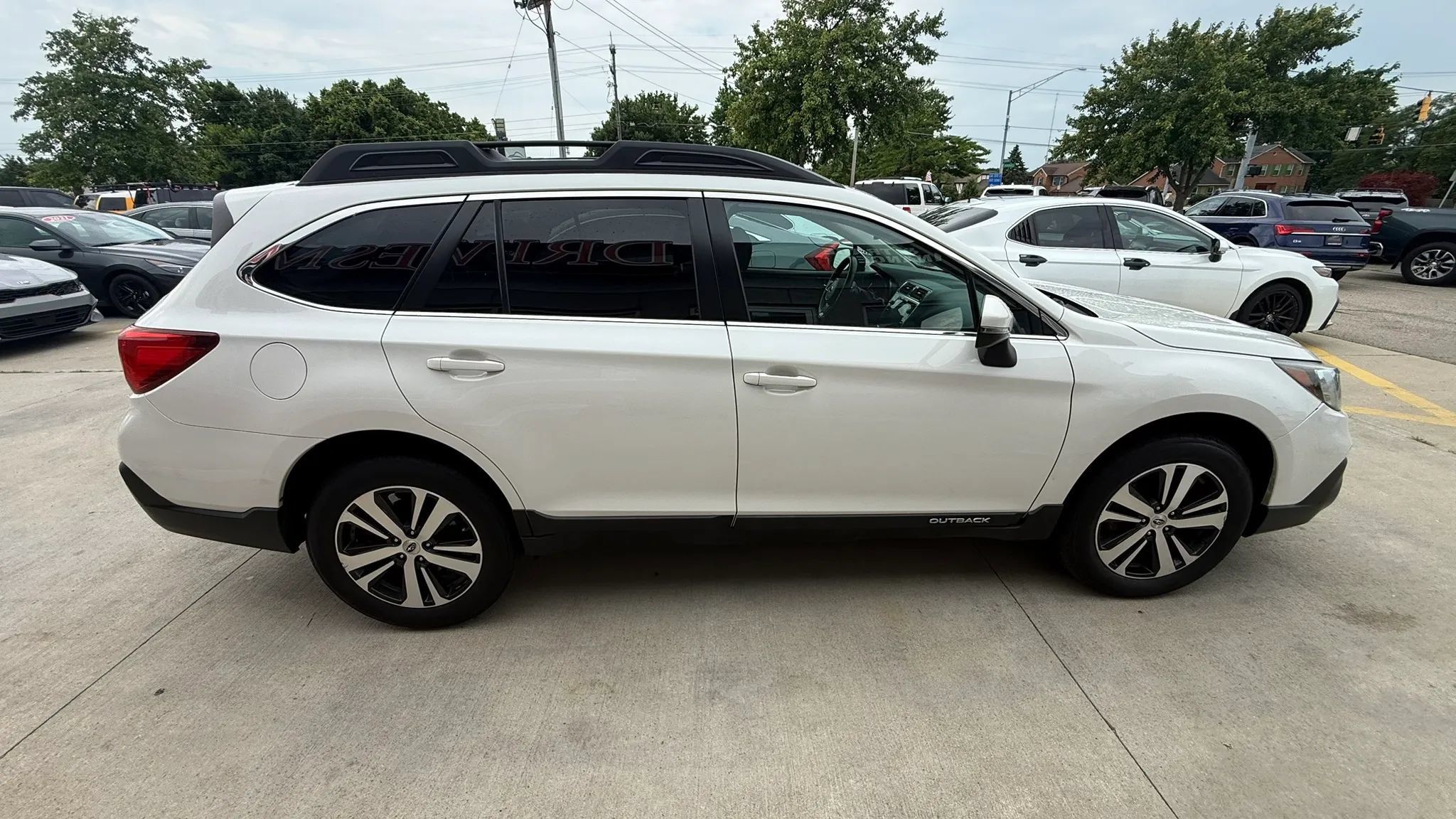 Used 2018 Subaru Outback 3.6R Limited AWD/4WD image 6
