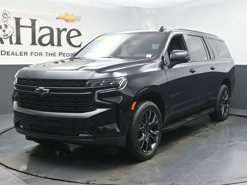 Used 2024 Chevrolet Suburban RST w/ Sport Performance Package AWD/4WD image 35