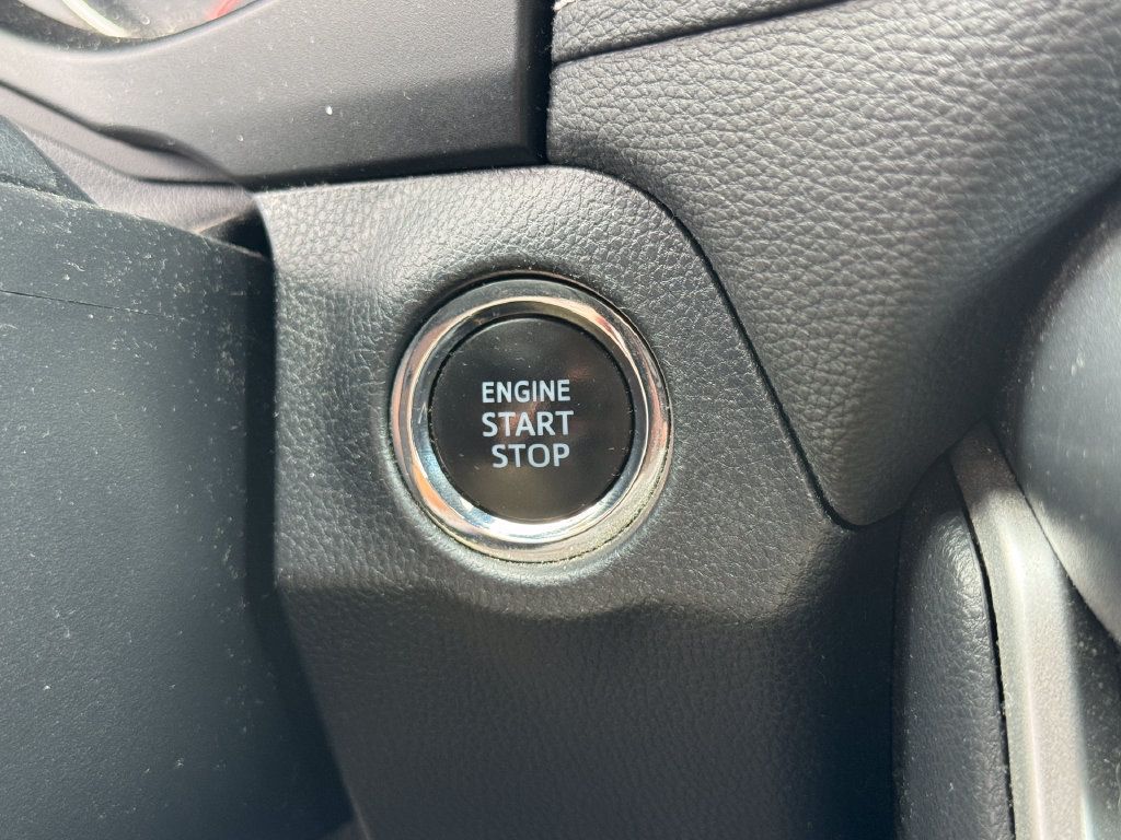 Used 2019 Toyota RAV4 XLE AWD/4WD image 11