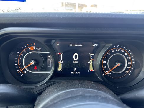 Used 2025 Jeep Wrangler Unlimited Rubicon image 17