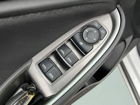 Used 2024 Chevrolet Malibu LT image 12