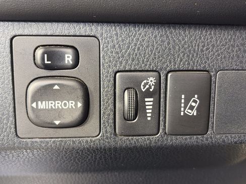 Used 2017 Toyota RAV4 XLE AWD/4WD image 35