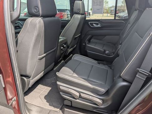 Used 2023 Chevrolet Tahoe Premier w/ Premium Package image 11