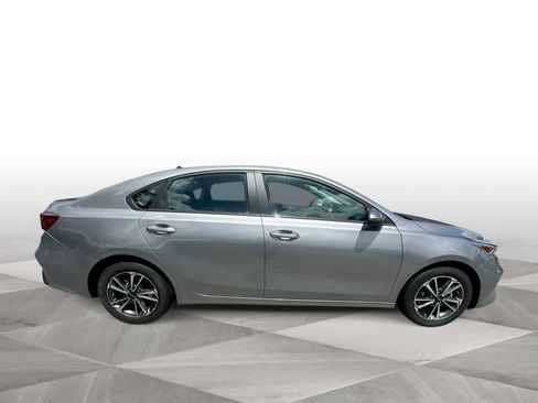 Used 2024 Kia Forte LXS w/ LXS Technology Package FWD image 9