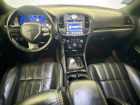 Used 2019 Chrysler 300 S RWD image 29