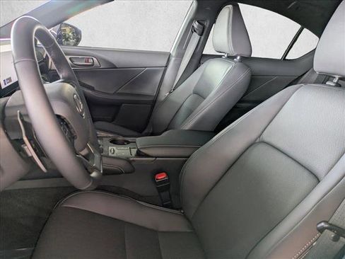 Used 2026 Lexus IS 350 F Sport w/ Accessory Package Z1 RWD image 18