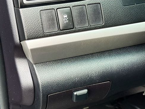 Used 2015 Toyota Camry SE image 24