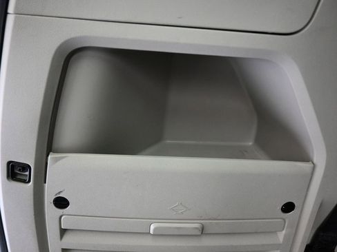 Used 2016 Dodge Grand Caravan SE image 50