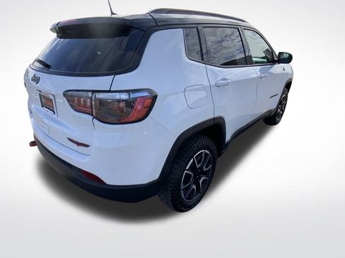 Used 2024 Jeep Compass Trailhawk image 6