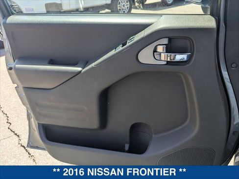 Used 2016 Nissan Frontier SV RWD image 10