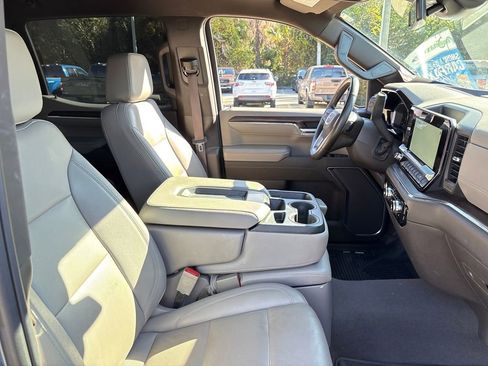 Used 2024 GMC Sierra 1500 SLT image 28