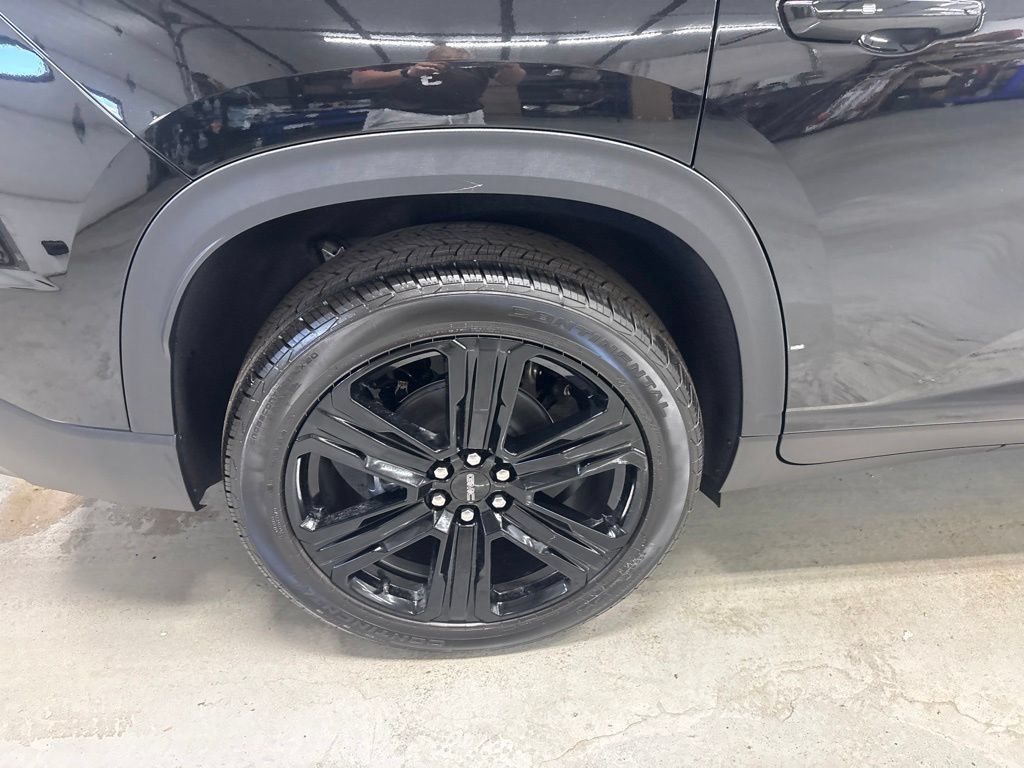 New 2027 GMC Acadia Elevation w/ Black Edition AWD/4WD image 3